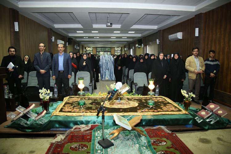 برگزاری جشنواره قرآن ونهج البلاغه یادواره شهدای مدافع حرم در شیراز