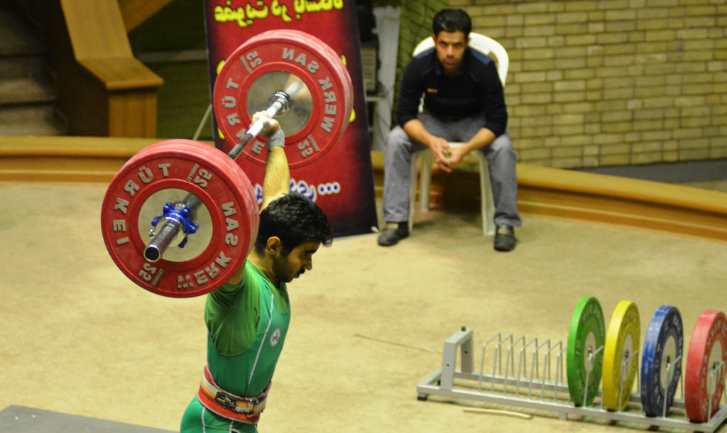 ذوب آهن به قهرمانی نزدیک شد ذوب آهن به قهرمانی نزدیک شد