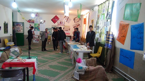 برپایی نمایشگاه دستاوردهای انقلاب در مدارس استان