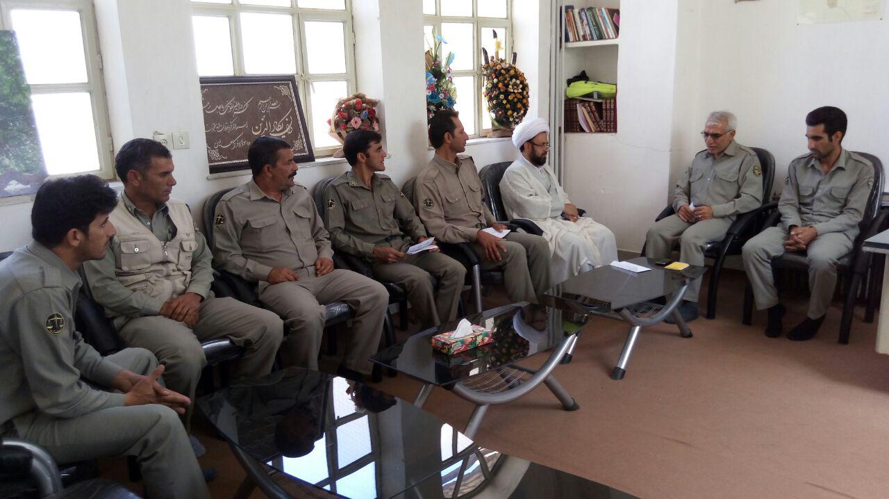 دیدار رئیس محیط زیست و محیط بانان شهرستان خاتم با امام جمعه هرات