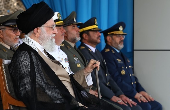 ملت ایران آمریکا را به عقب‌نشینی و شکست کشاند