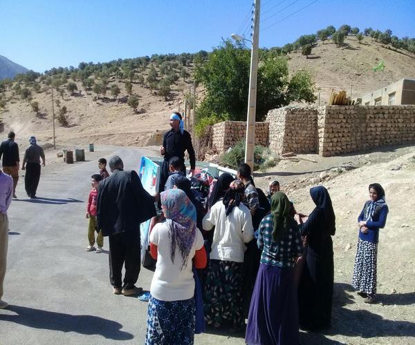 توزیع بسته های غذایی بین نیازمندان روستایی در بویراحمد