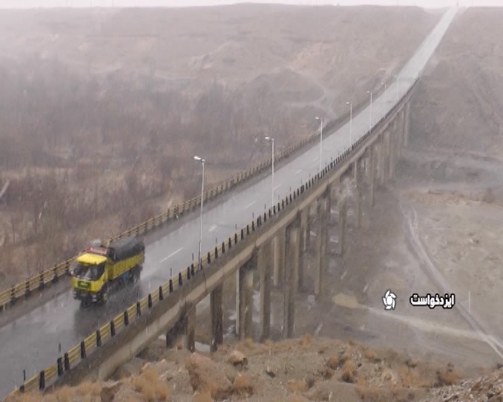 جاده‌های فارس زیر بارش برف و باران