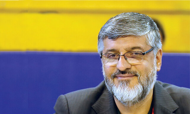 با پولادگر از استعداد یابی سراسری تا سایه روشنهای کشتی و فوتبال پولادگر