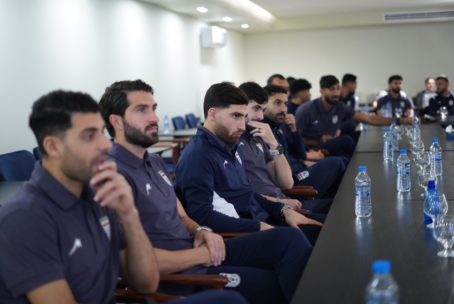 تمرین سالنی ملی‌پوشان فوتبال به همراه نشست فنی پیش از دیدار با بورکینافاسو