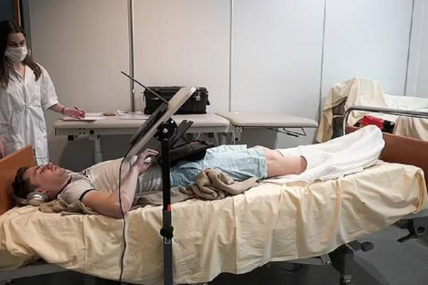 این ۱۲ نفر از خوابیدن پول درمیآورند! این ۱۲ نفر از خوابیدن پول درمیآورند!