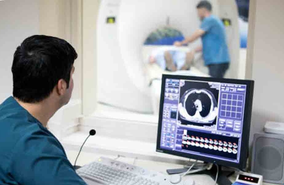 انجام بیش از ۲۵۰ هزار سی تی اسکن، پرتودرمانی و شیمی درمانی در بیمارستان گلستان اهواز