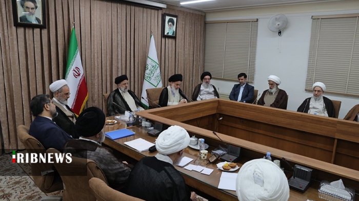 دیدارهای جداگانه رئیس جمهور با جمعی از علما و اعضای جامعه مدرسین در قم دیدارهای جداگانه رئیس جمهور با جمعی از علما و اعضای جامعه مدرسین در قم