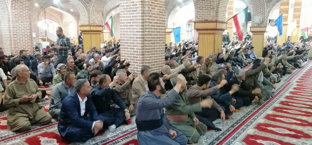 مراسم بزرگداشت شهید سید حسن نصرالله در سردشت مراسم بزرگداشت شهید سید حسن نصرالله در سردشت