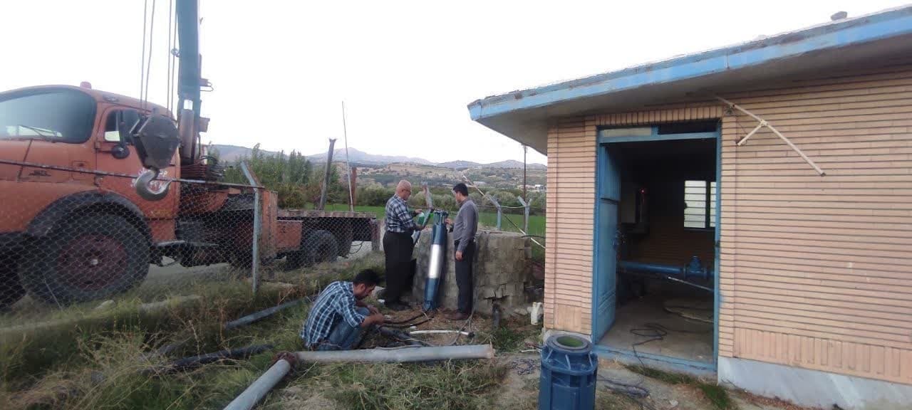 تعویض الکتروپمپ شناور چاه شماره یک شهر نلاس سردشت تعویض الکتروپمپ شناور چاه شماره یک شهر نلاس سردشت