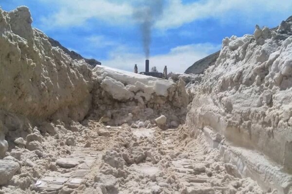 مسدود شدن جاده ارتباطی سی سخت به پادنا