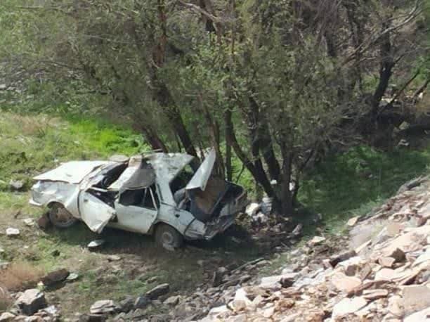 سقوط خودروی سواری به دره در محور مهاباد به سردشت سقوط خودروی سواری به دره در محور مهاباد به سردشت