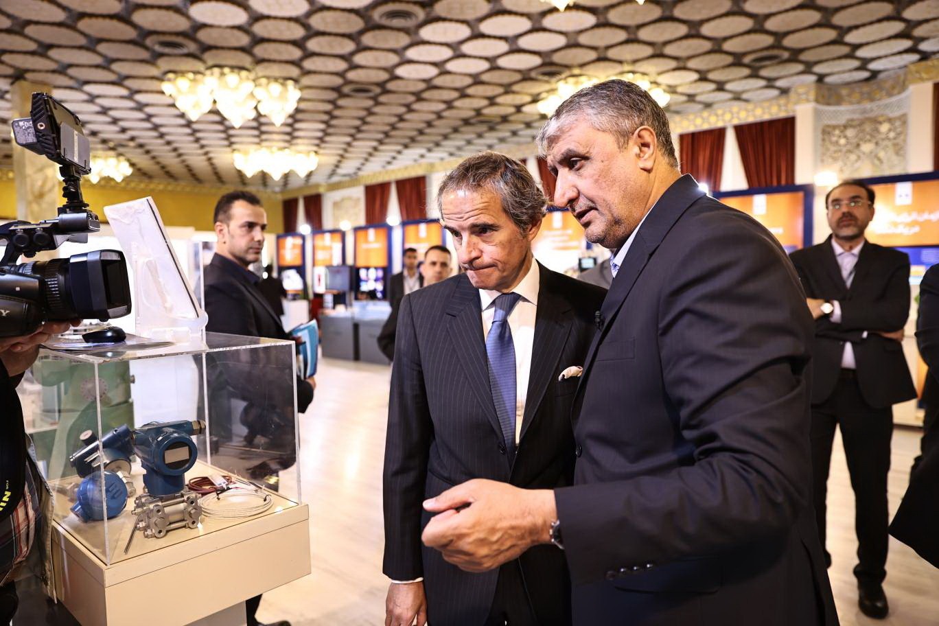 بازدید گروسی از دستاورد‌های صنعت هسته‌ای