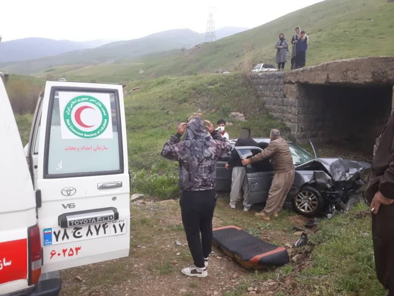 واژگونی پژو پارس در محور مهاباد به سردشت