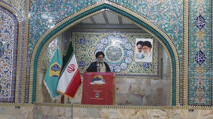 انتقاد امام جمعه یاسوج از نسل کشی آمریکا و اسرائیل در یمن و غزه انتقاد امام جمعه یاسوج از نسل کشی آمریکا و اسرائیل در یمن و غزه