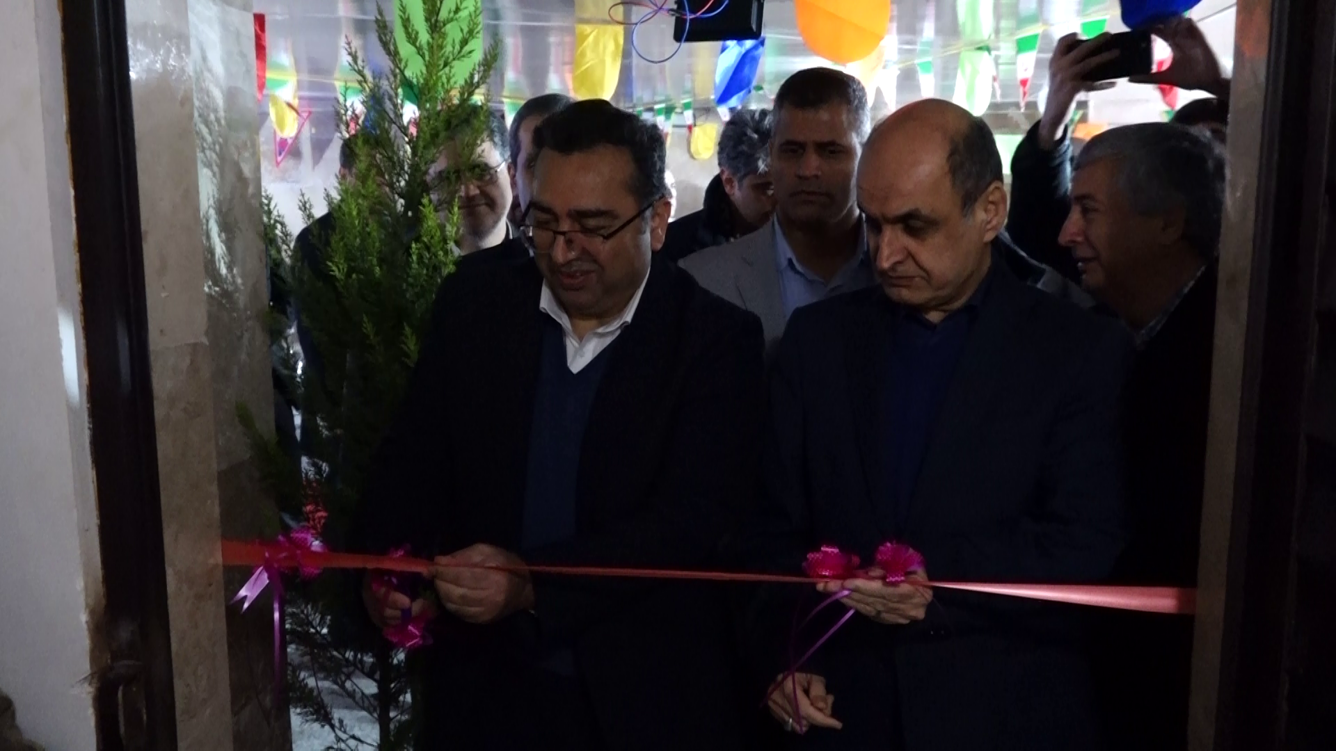 افتتاح صد‌ها طرح راه و شهرسازی گیلان در آخرین روز دهه فجر