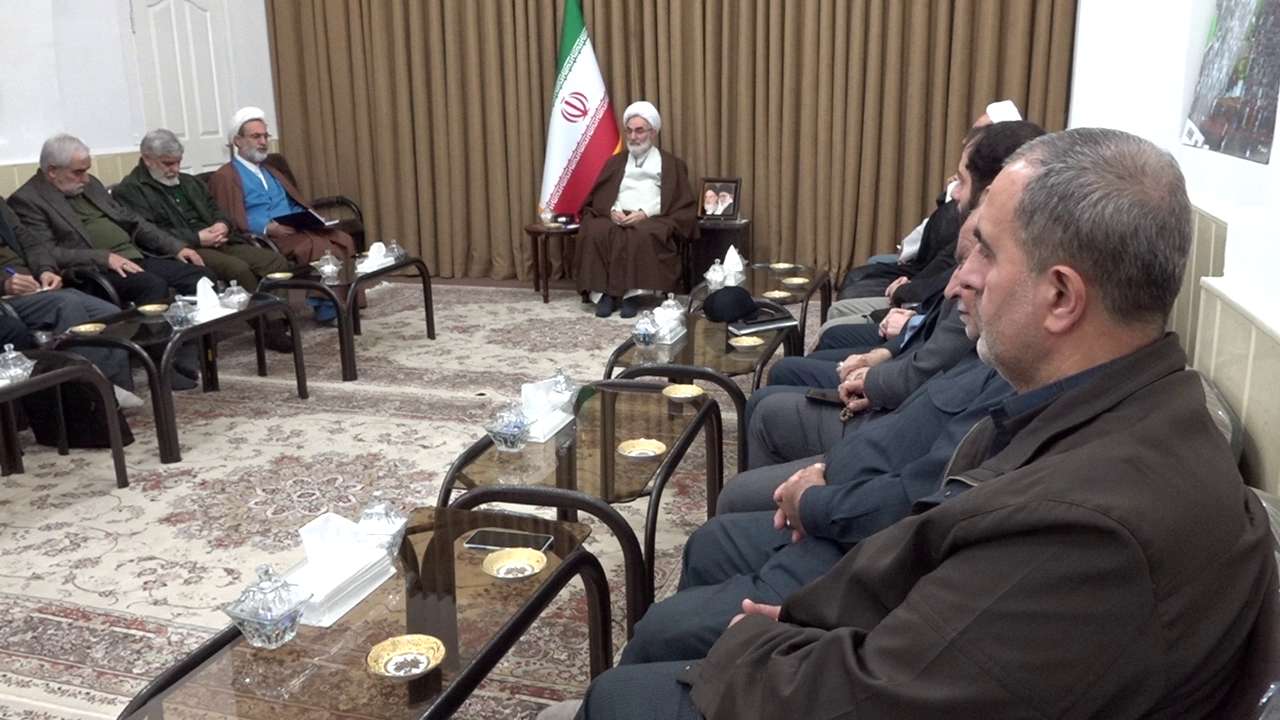 هدف نخست استکبار جهانی از بین بردن ایمان ملت است هدف نخست استکبار جهانی از بین بردن ایمان ملت است