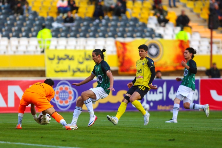 میزبانی فجرشهید سپاسی شیراز از خیبرخرم آباد میزبانی فجرشهید سپاسی شیراز از خیبرخرم آباد