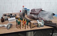 کشف لاشه بز کوهی و تجهیزات شکار در بازرسی از منزل شکارچی متخلف در رودبار