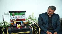 اعطای نشان خادمی امام حسین (ع) به پدرشهید امیرحسین نعمتی