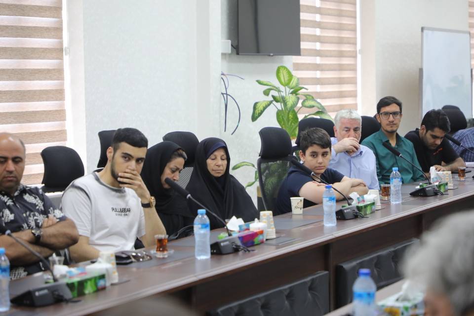 نشست شهردار منطقه ۱۳ با مالکان ساختمان‌های تخریب شده در جنگ ۱۲ روزه