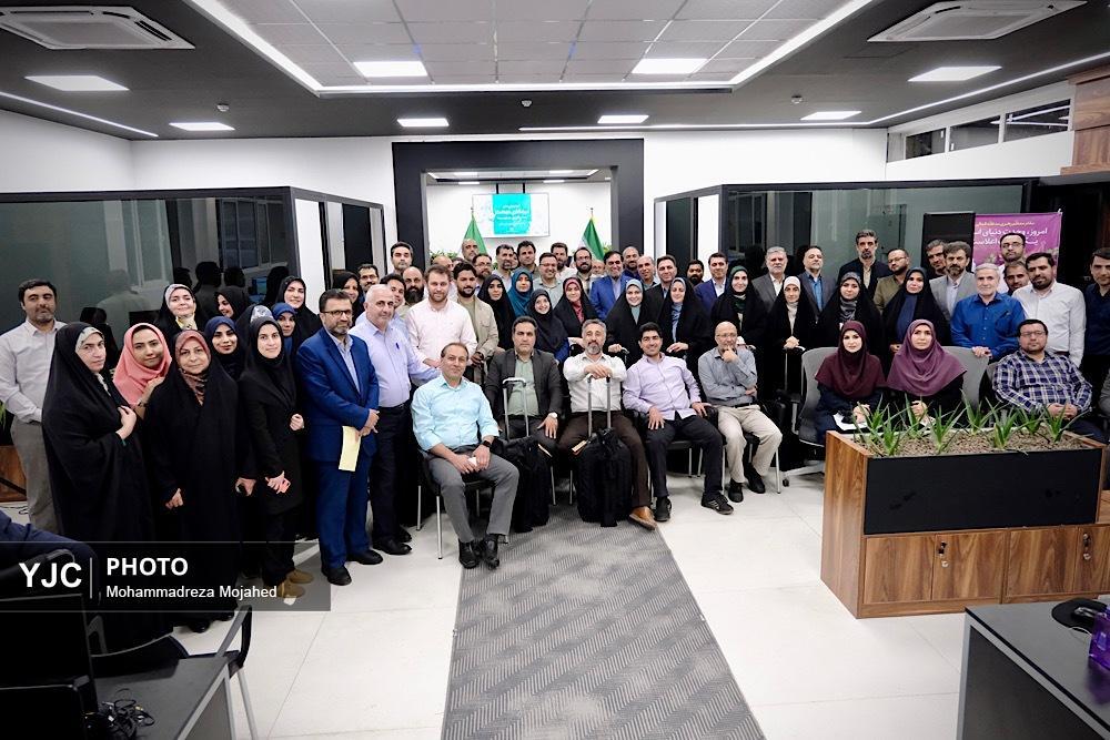 رونمایی از خبرنگاری خوداتکا در رسانه ملی رونمایی از خبرنگاری خوداتکا در رسانه ملی