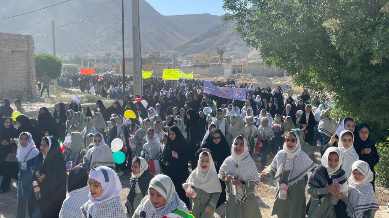 طنین فریاد‌های مرگ بر آمریکا در فارس می‌پیچد