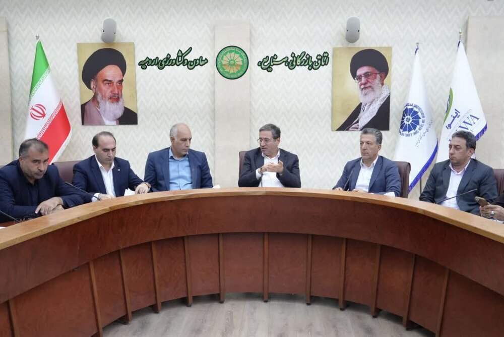 بررسی مسائل و مشکلات فعالان اقتصادی آذربایجان‌غربی در حوزه آرد