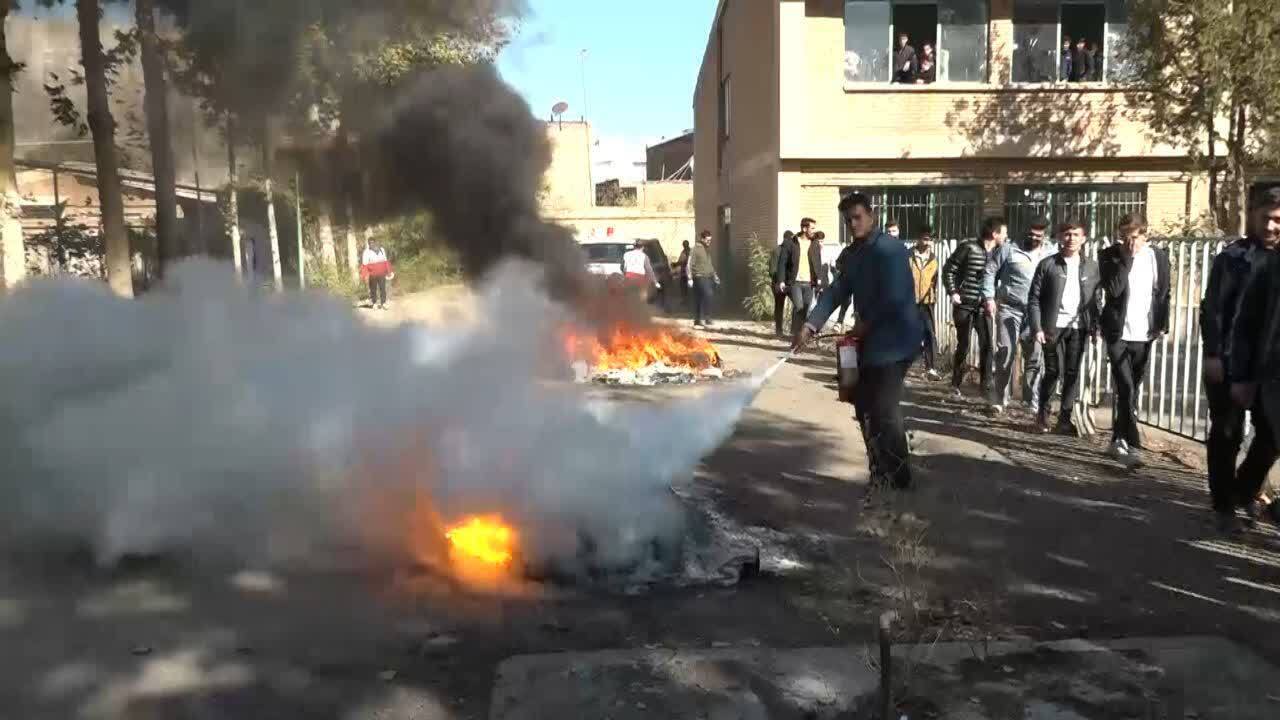 برگزاری رزمایش زلزله و آتشسوزی در فضای آموزشی در خوی برگزاری رزمایش زلزله و آتشسوزی در فضای آموزشی در خوی