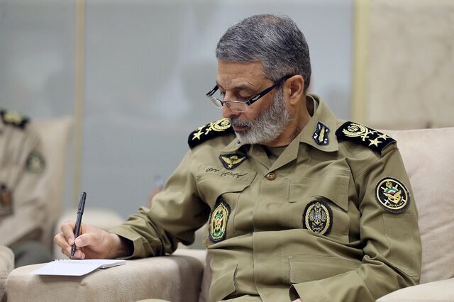 پرستاران بی هیچ چشم داشتی جان‌های  بسیاری را دفاع مقدس ۱۲ روزه نجات دادند