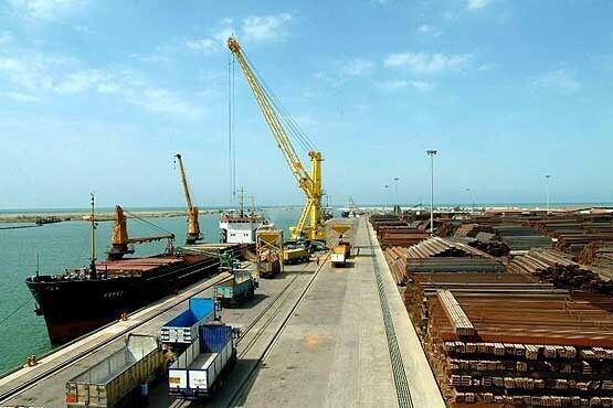 تخلیه و بارگیری بیش از یک میلیون تن نهاده دامی در بندر امام خمینی تخلیه و بارگیری بیش از یک میلیون تن نهاده دامی در بندر امام خمینی