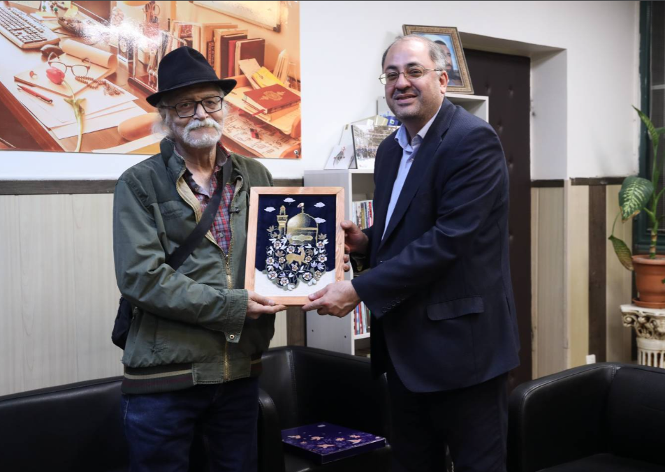 دیداری صمیمانه با خالق خاطرات ماندگار «قصههای تابهتا» دیداری صمیمانه با خالق خاطرات ماندگار «قصههای تابهتا»