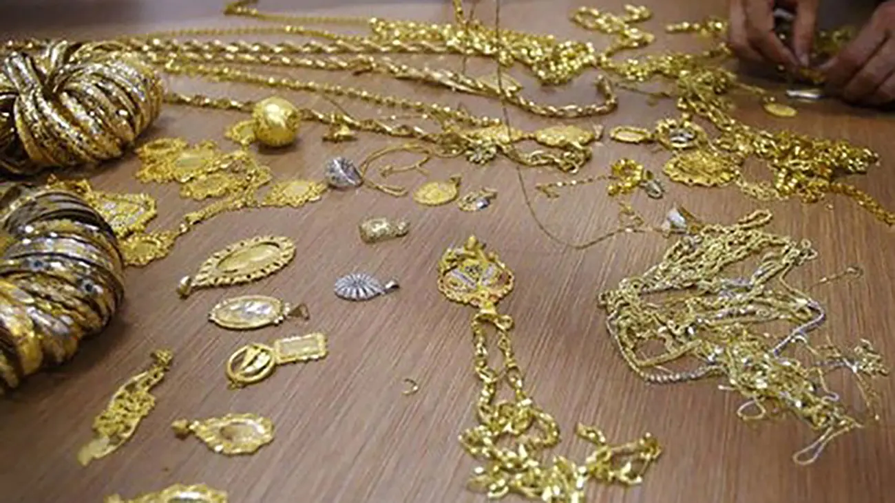 سارقان ۲۰ میلیاردی طلاجات در پردیس نقره داغ شدند سارقان ۲۰ میلیاردی طلاجات در پردیس نقره داغ شدند