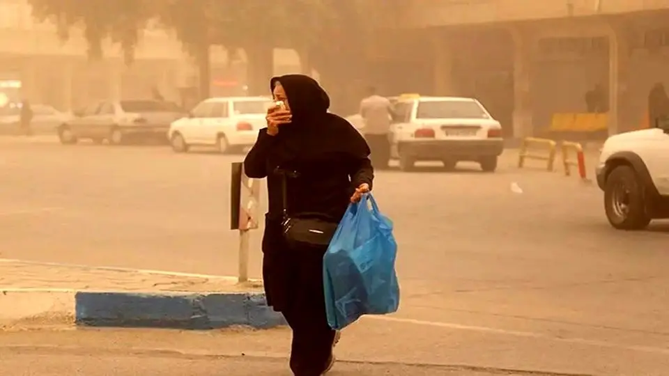 پیش بینی ورود گرد و غبار به شیراز ؛ فردا گروههای حساس در شیراز از حضور در فضاهای باز خودداری کنند پیش بینی ورود گرد و غبار به شیراز ؛ فردا گروههای حساس در شیراز از حضور در فضاهای باز خودداری کنند